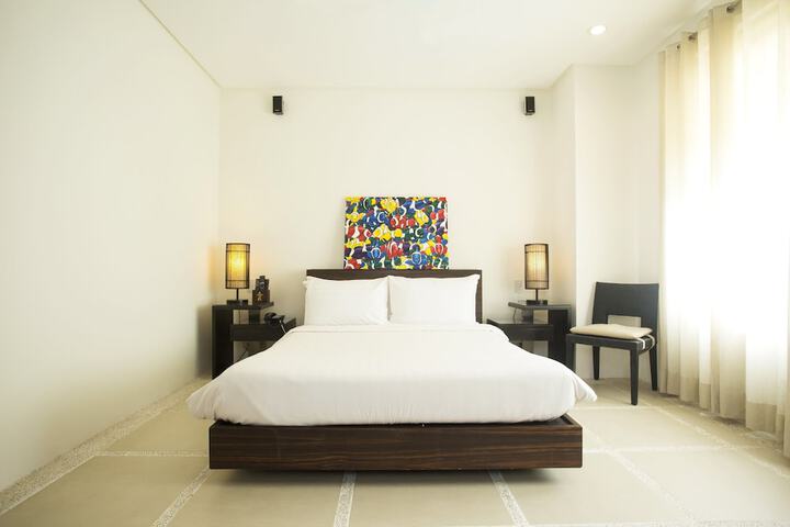 Room 9 of 208