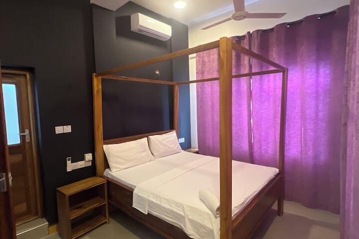 Room 8 of 42