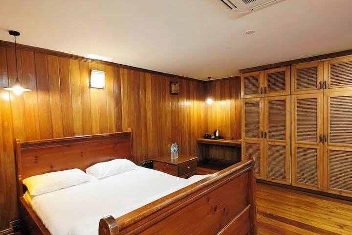 Room 27 of 181