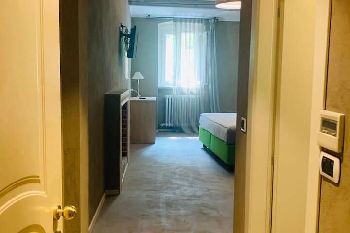 Room 21 of 92