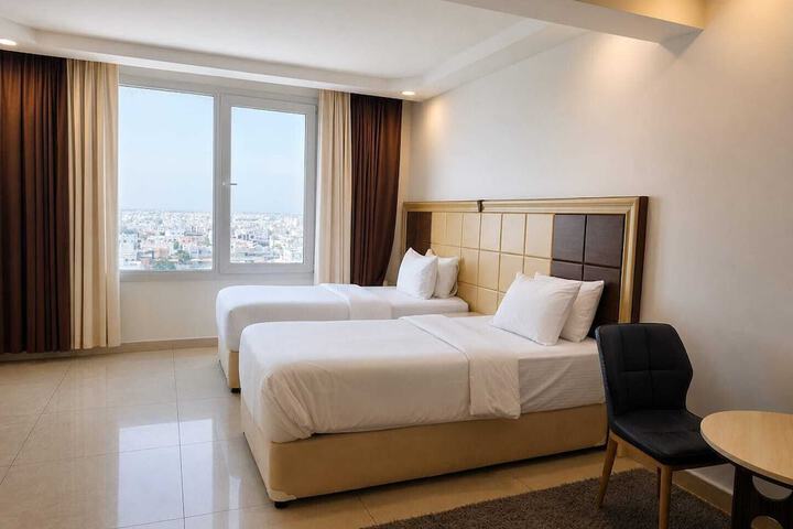 Room 14 of 36
