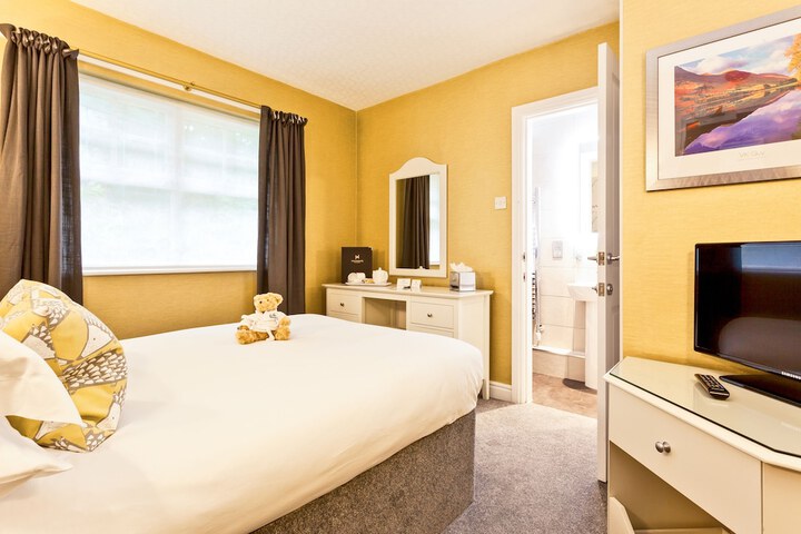 Room 15 of 104