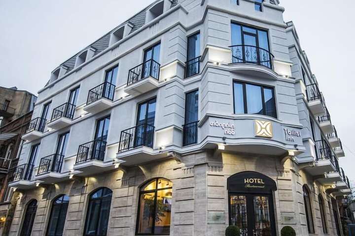 Hotel 53 of 54