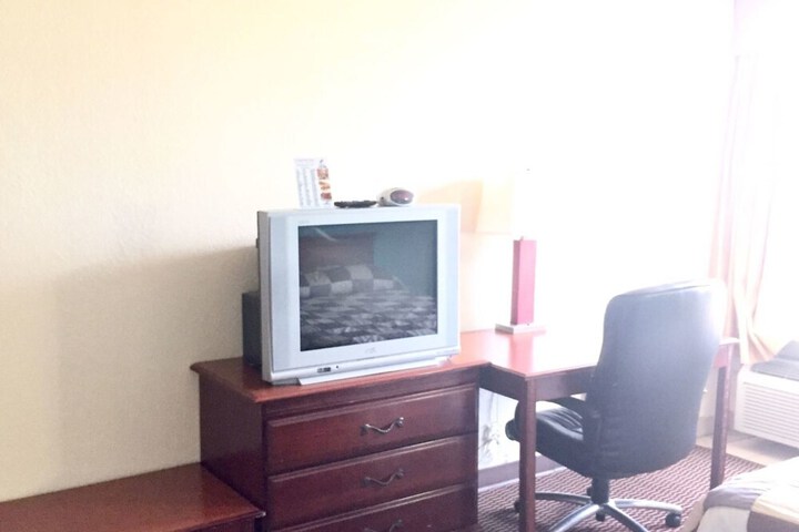 Room 9 of 19