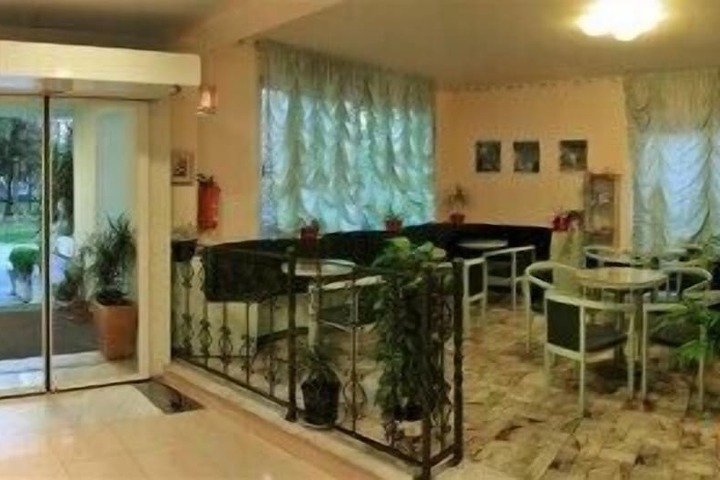 Hotel 2 of 119