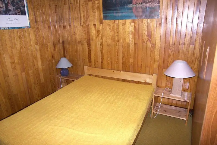 Room 4 of 10