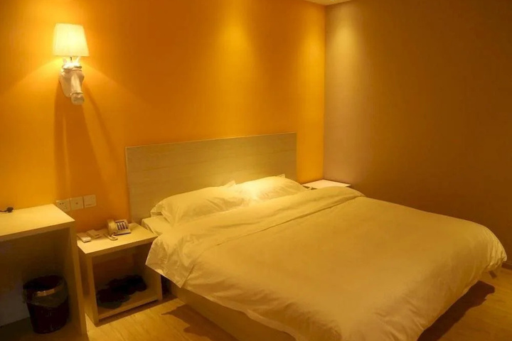 Room 7 of 11