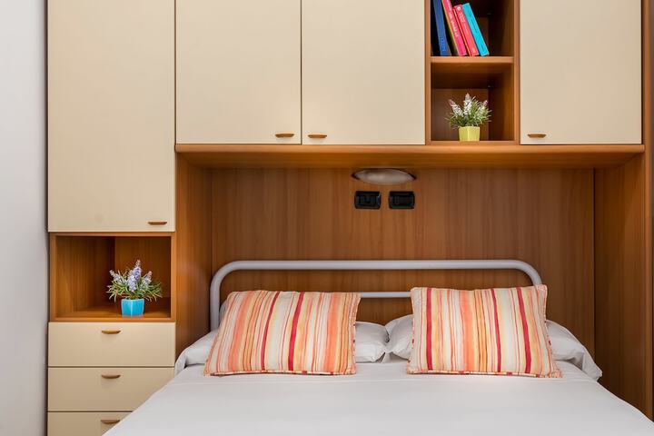 Room 32 of 61