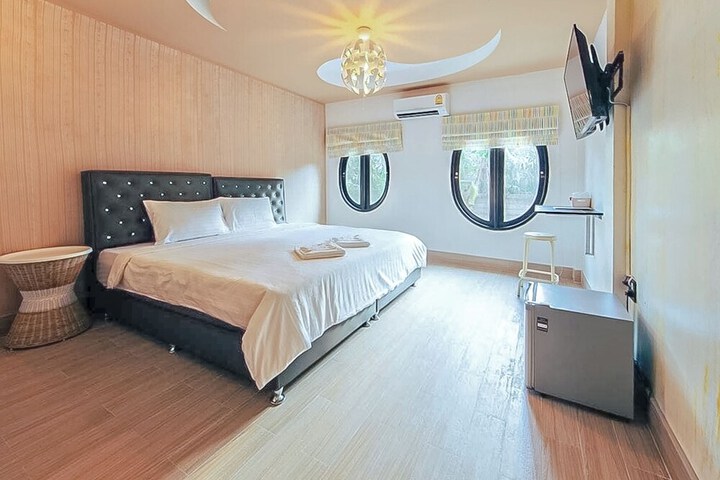Room 29 of 49