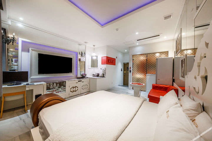 Room 42 of 88