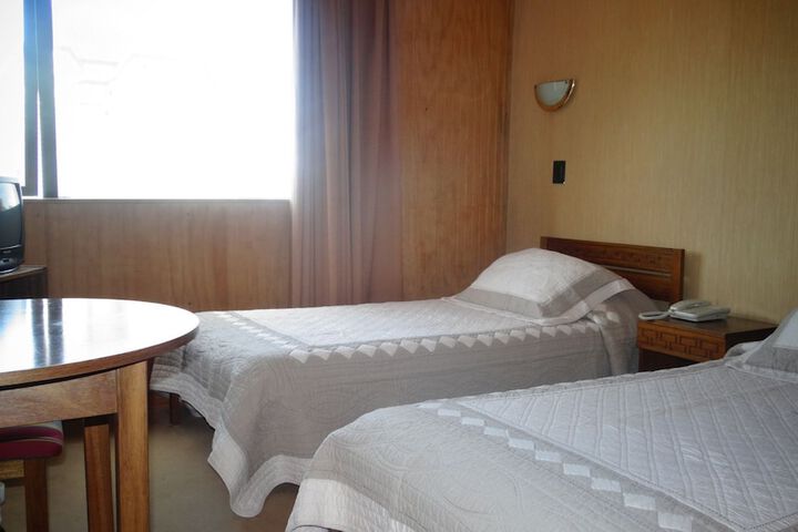 Room 6 of 37