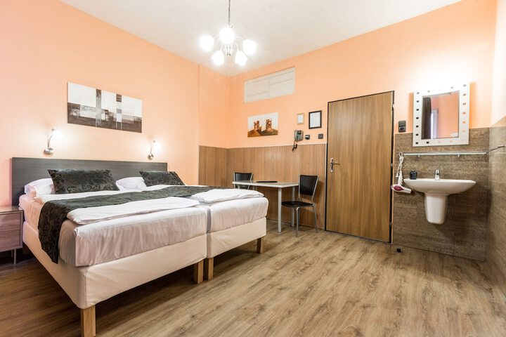 Room 20 of 61