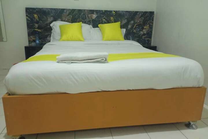 Room 4 of 19