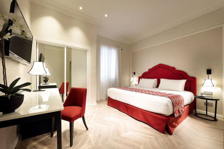 Room 8 of 38