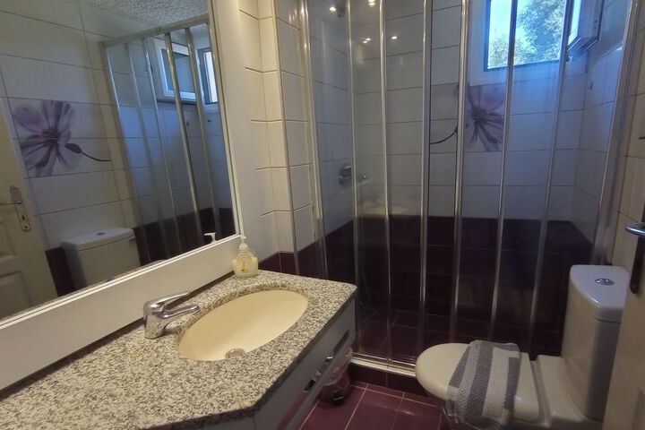 Room 9 of 61