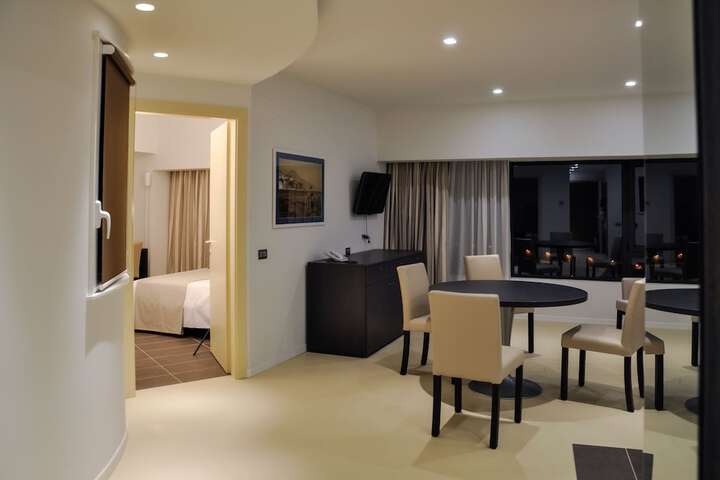 Room 68 of 146