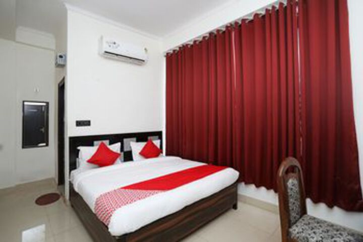 Room 3 of 20