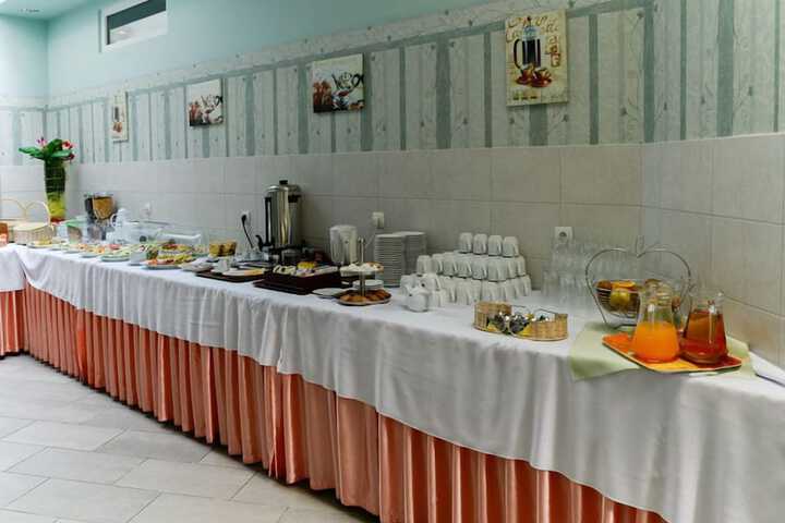 Breakfast/Coffee Service 30 of 41