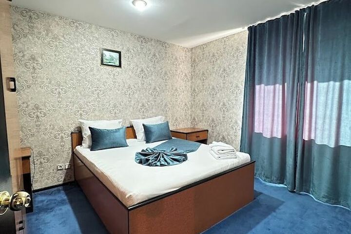 Room 13 of 50