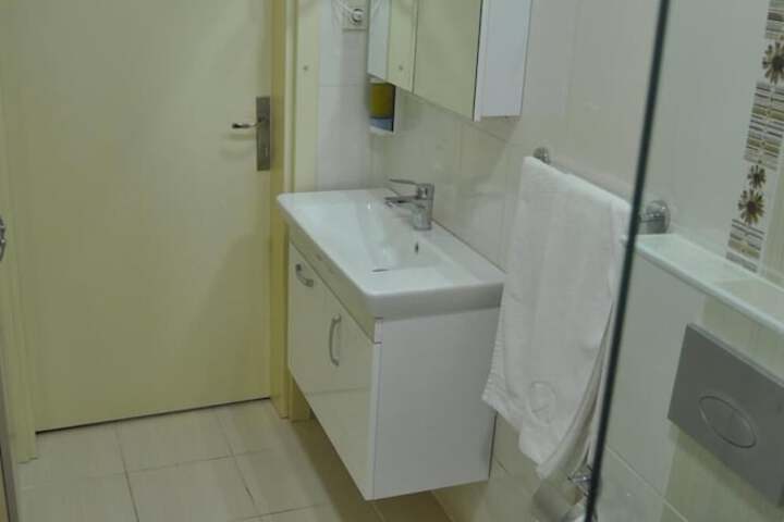 Room 13 of 29