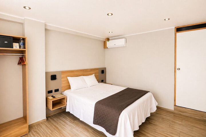 Room 14 of 72