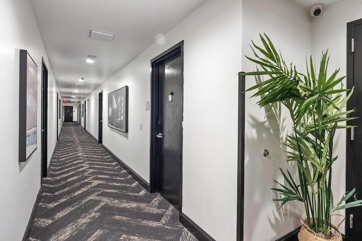 Ballroom/Hall 55 of 70