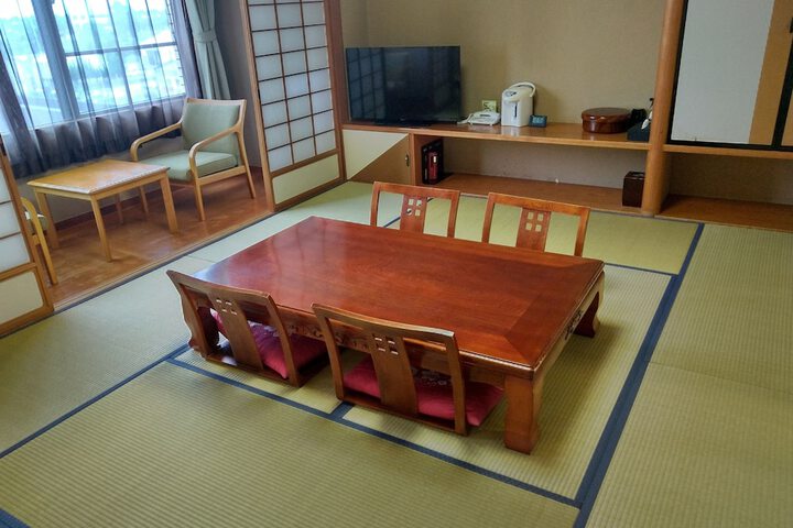 Room 11 of 43