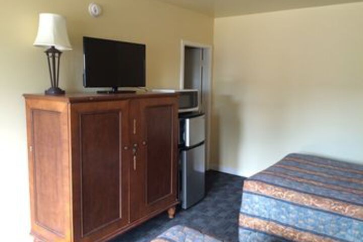 Room 16 of 19