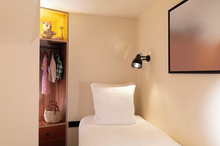 Room 38 of 203