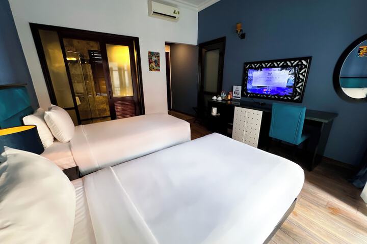Room 44 of 84