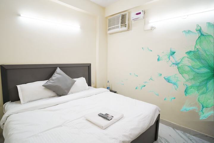 Room 15 of 32