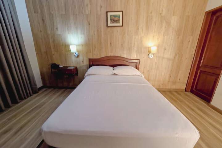 Room 20 of 32