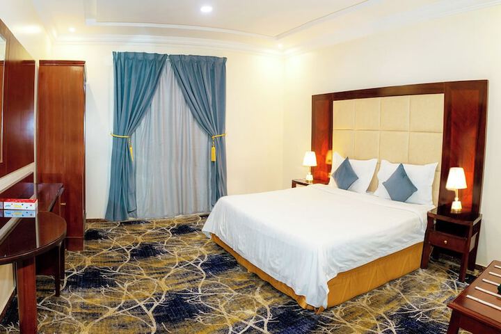 Room 12 of 41