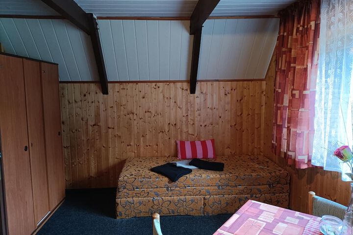 Room 7 of 24