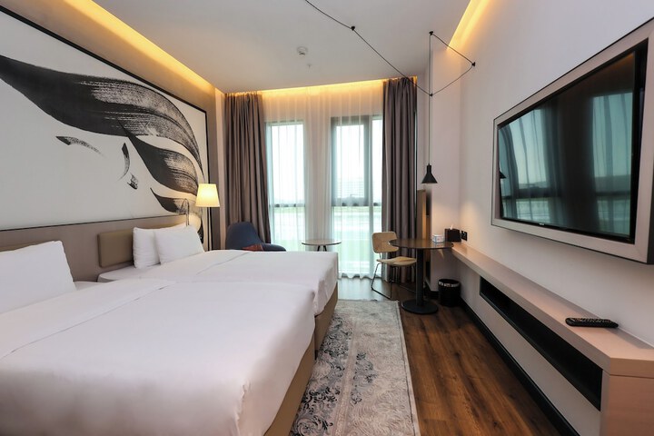 Room 15 of 106