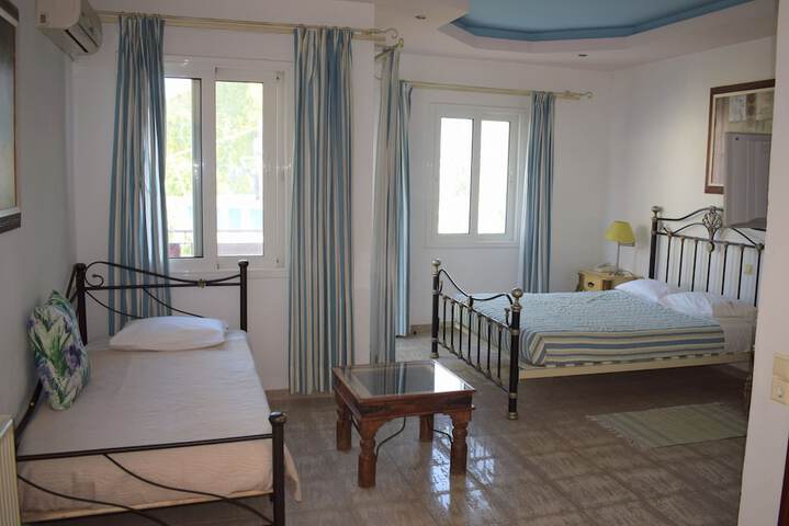 Room 12 of 44