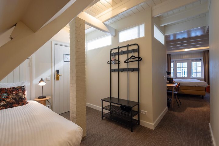 Room 44 of 144