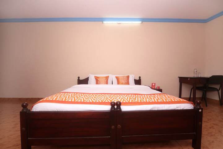 Room 4 of 25