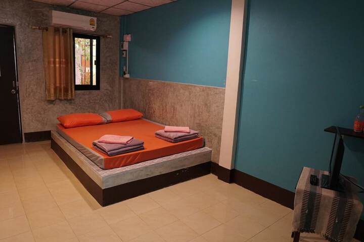 Room 7 of 36