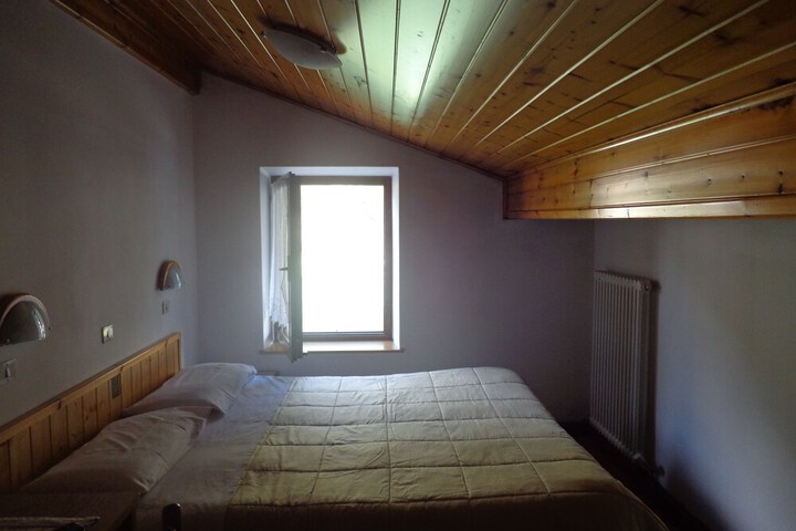 Room 9 of 69