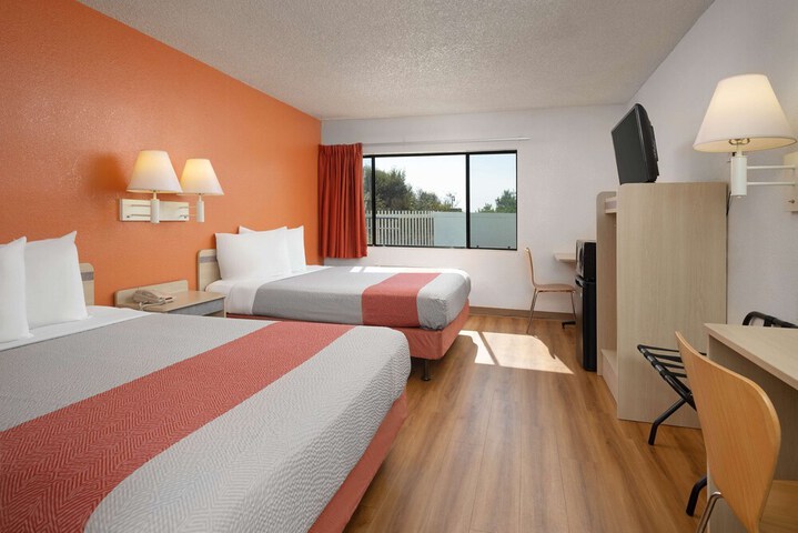 Standard Room, 2 Queen Beds, Non Smoking