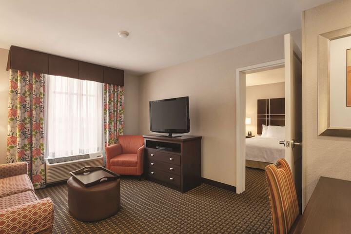 1 King Bed Studio Suite (26 of 30)