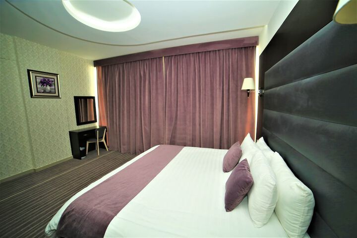 Room 7 of 42