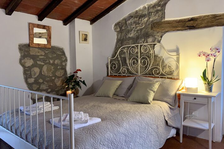 Room 3 of 25