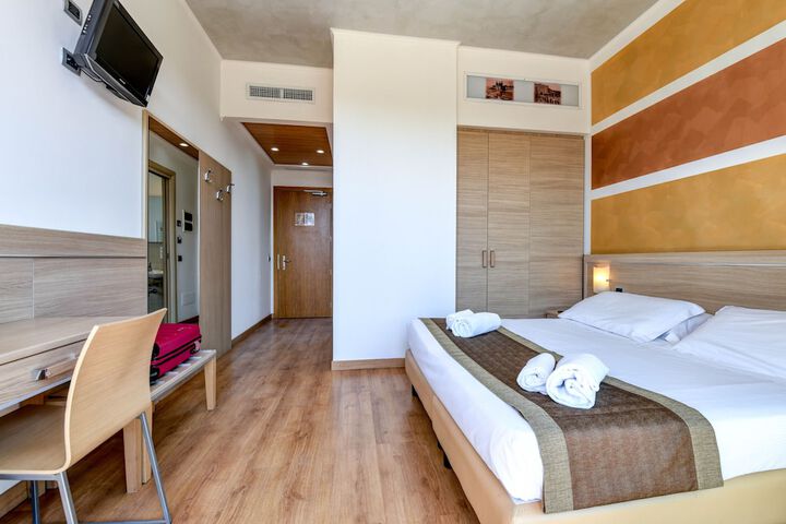 Room 13 of 101