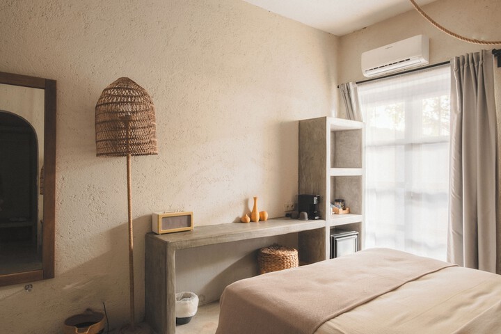 Room 28 of 64