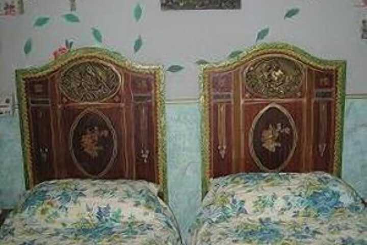 Room 11 of 32