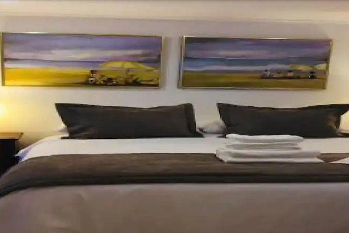 Room 3 of 21