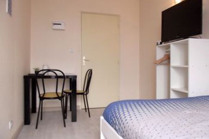 Room 28 of 44