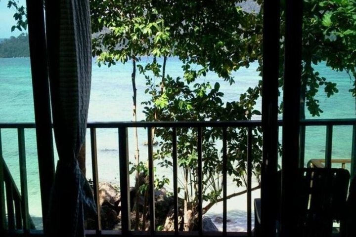 Photo 6
